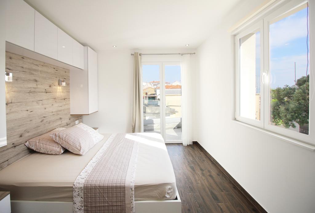 Villa Lile Baska Voda Luaran gambar