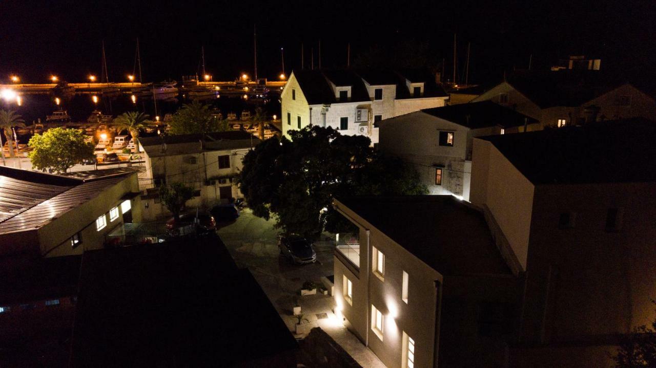 Villa Lile Baska Voda Luaran gambar