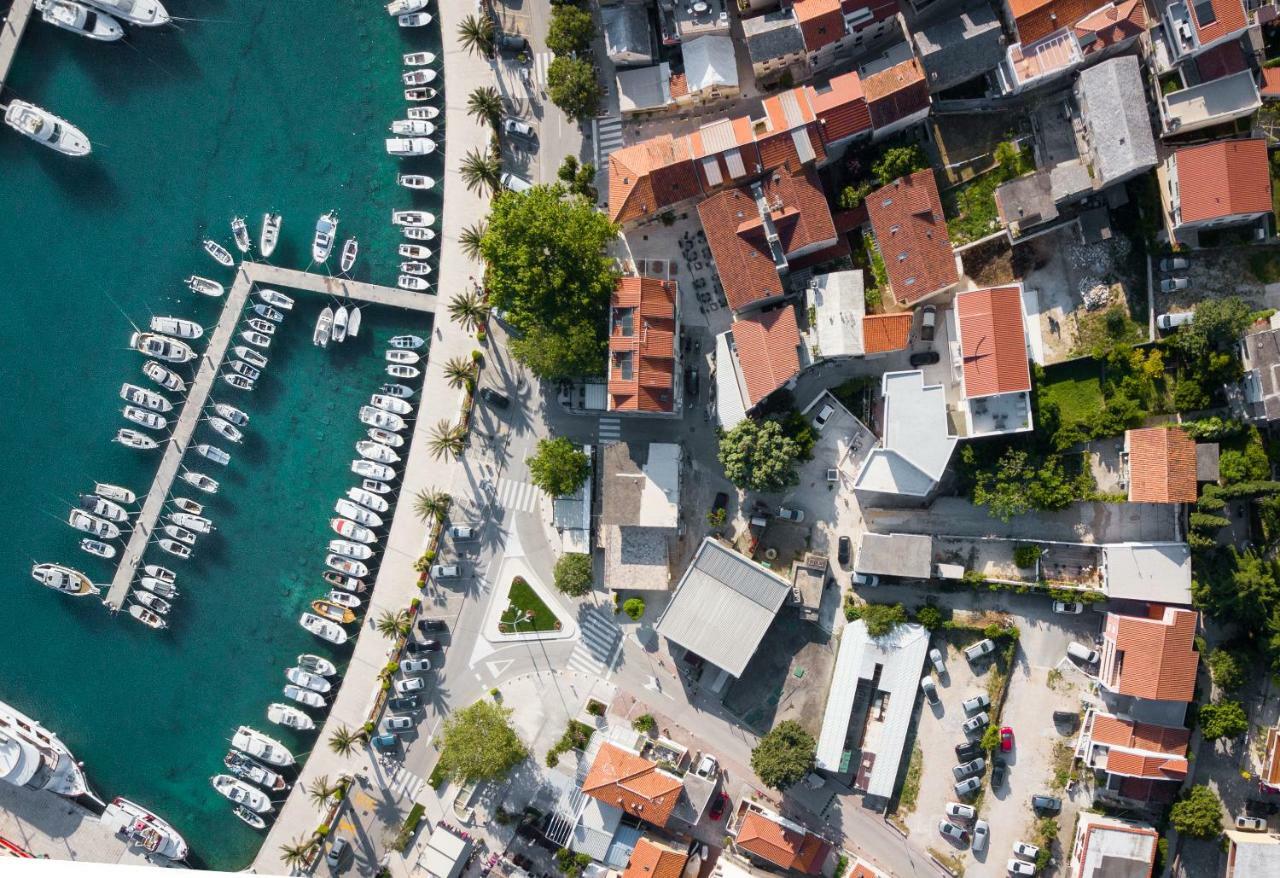 Villa Lile Baska Voda Luaran gambar