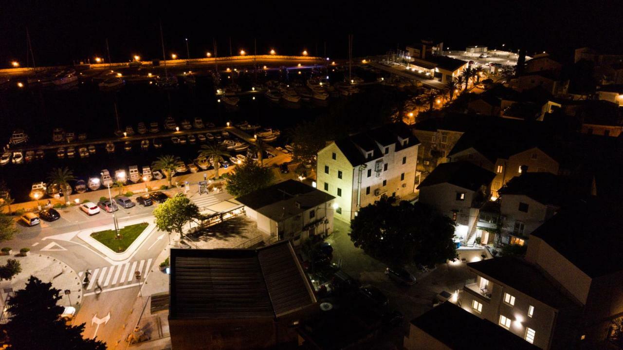Villa Lile Baska Voda Luaran gambar